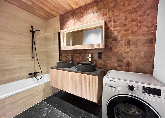 Appartement Hyper Centre Balcon Parking Privé *